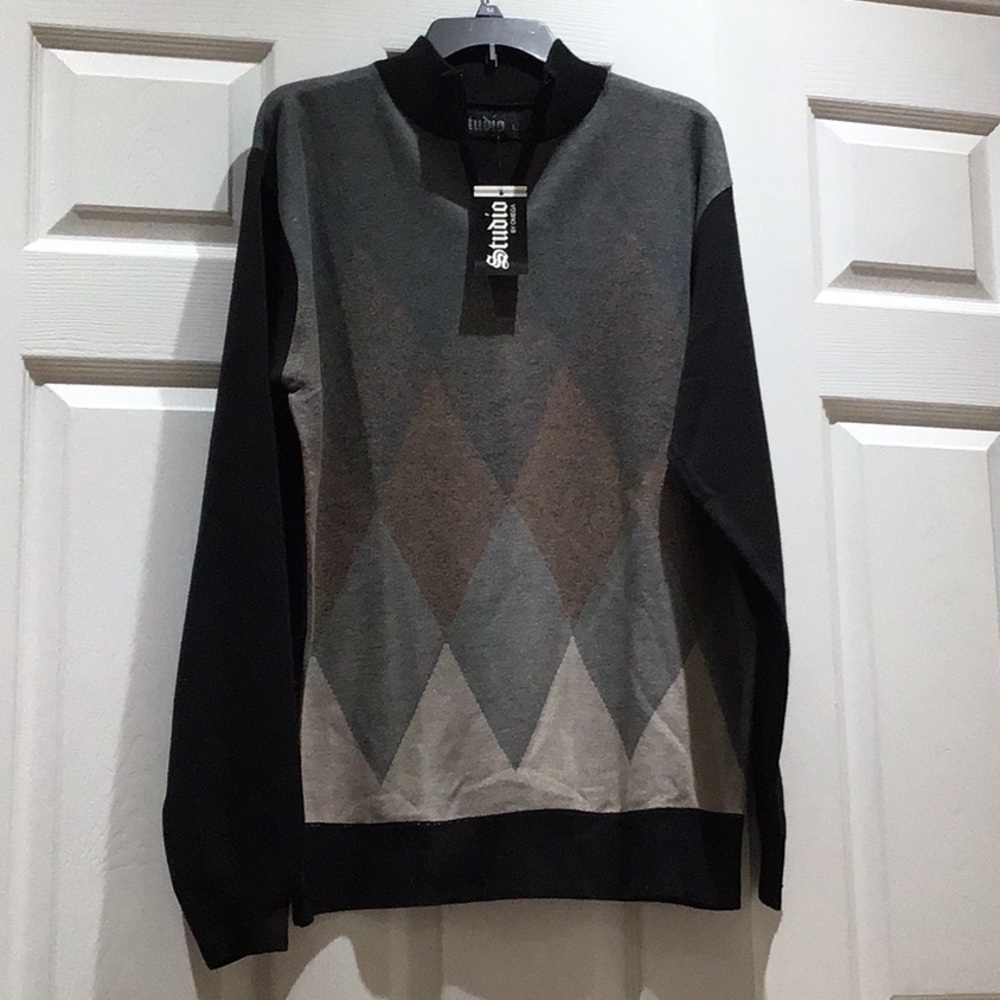 Studio by Omega Men's Black and Gray Argyle Sweater Size Large NWT